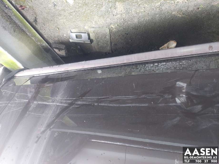 Dør høyre foran til Audi A4, 2007-2014 (Type IV) (B8) (B8) (8K0 831 052 J)