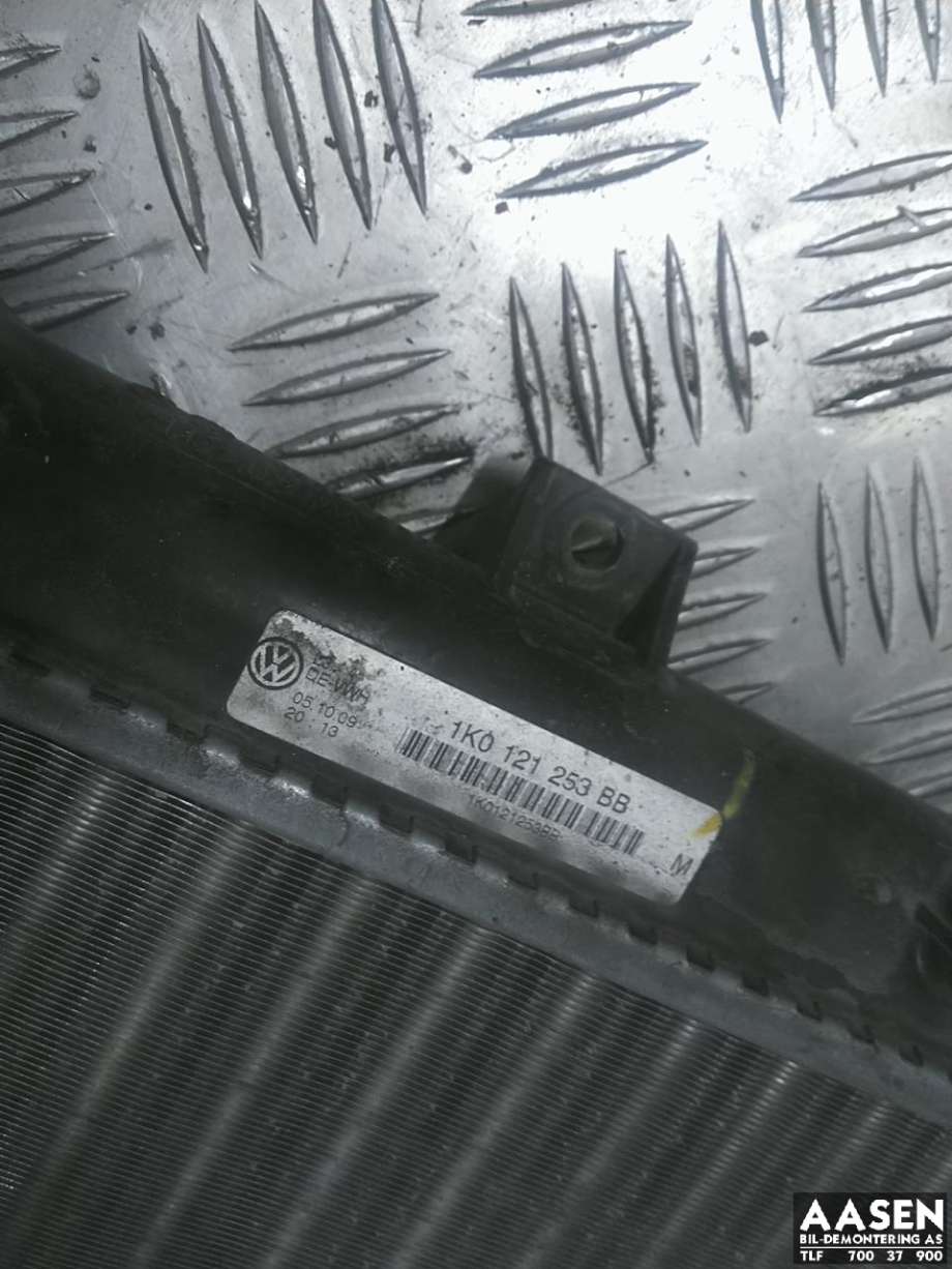 Radiator (automat gir) til Audi A3 2009-2012 (Type II, Fase 2) (1K0 121 253 AP|1K0 121 253 AA|)