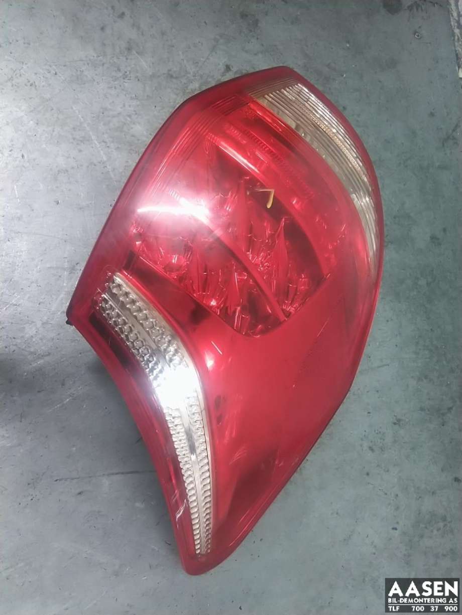 Baklykt venstre til Toyota RAV4, 2006-2009 (Type III, Fase 1)  