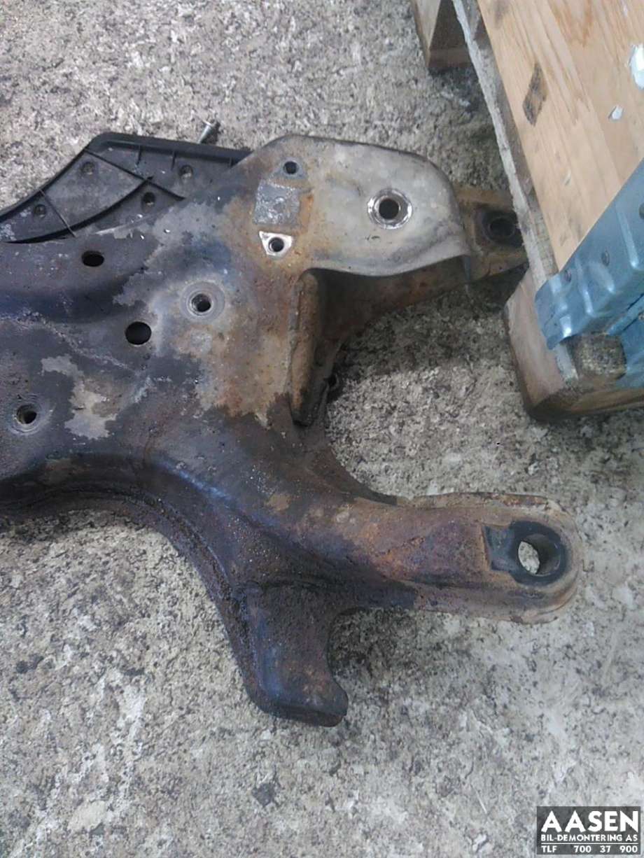 Travers foran hoved til Toyota Prius 2004-2009 (Type II) (COMBI) (COMBI) (51201-47030|)
