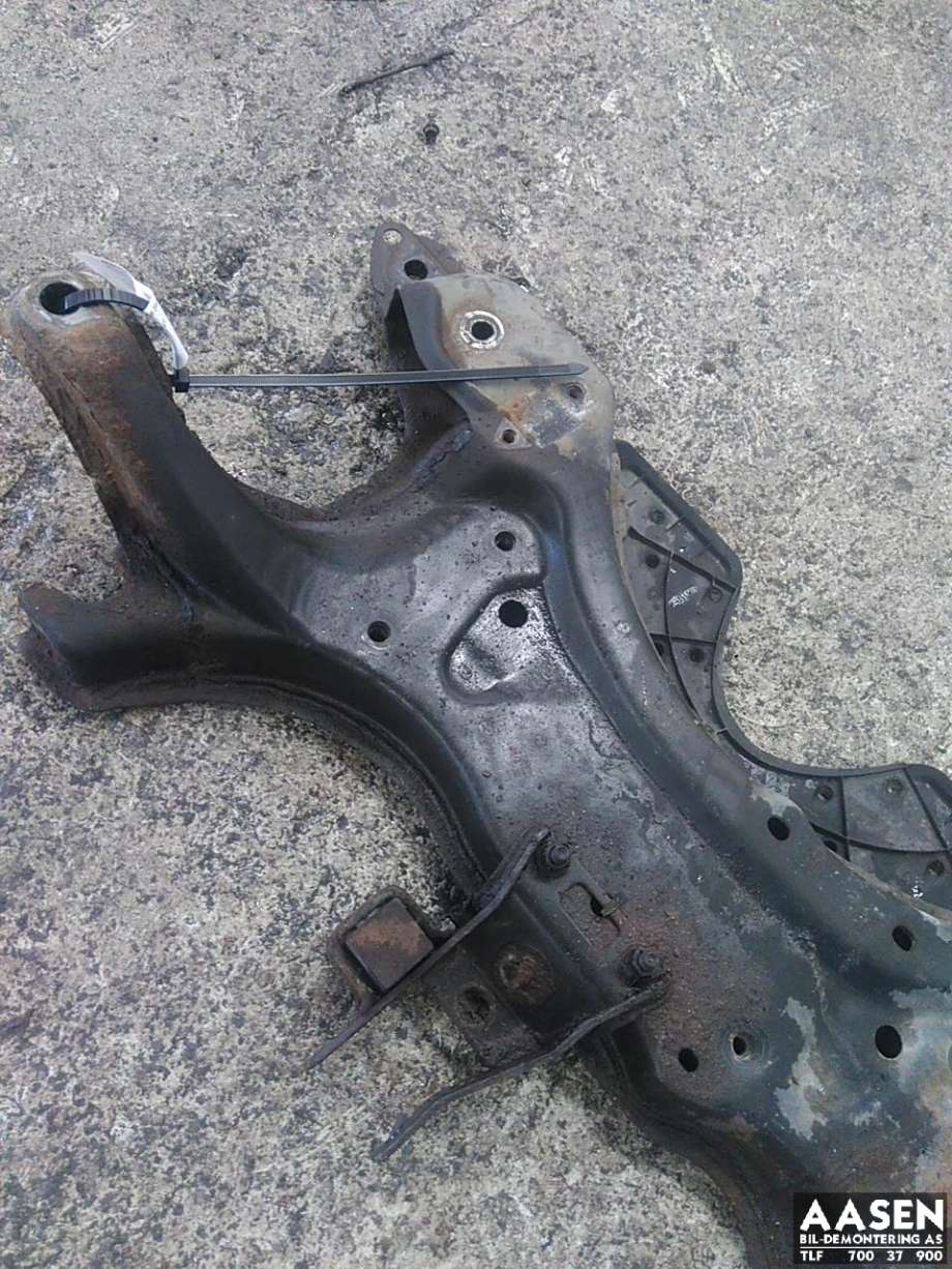 Travers foran hoved til Toyota Prius 2004-2009 (Type II) (COMBI) (COMBI) (51201-47030|)