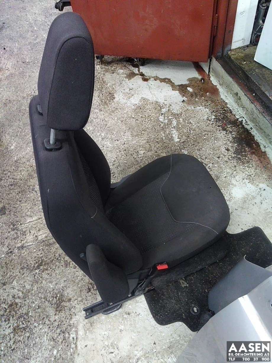 Sete foran venstre til Ford Transit Courier, 2014-2018 (Type I, Fase 1)  