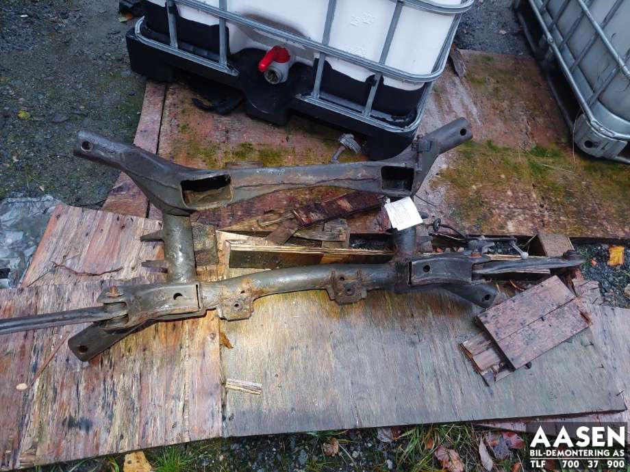Travers bak til Mitsubishi Outlander 2012-2015 (Type III, Fase 1)  (4100A095|)