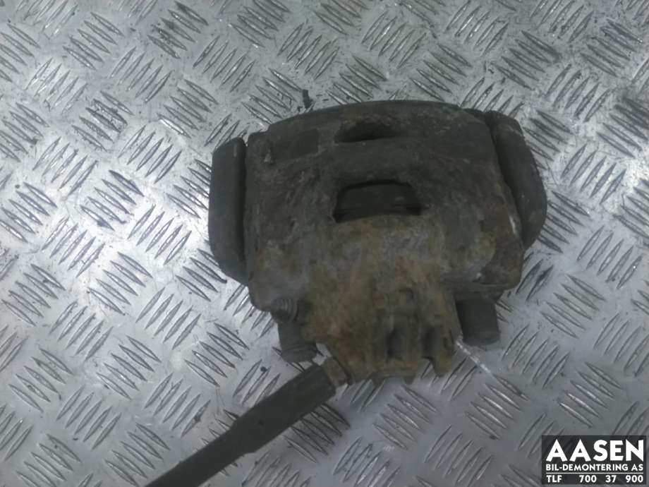 Bremsecaliper venstre foran til Peugeot Partner, 2015-2019 (Type II, Fase 2)  (4400 V7)