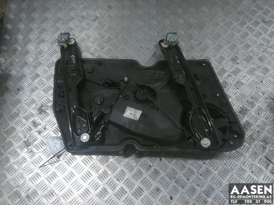 Ruteheis høyre foran til VW Golf VI 2008-2012 (5K0 837 462 D|5K0 959 702 J|)