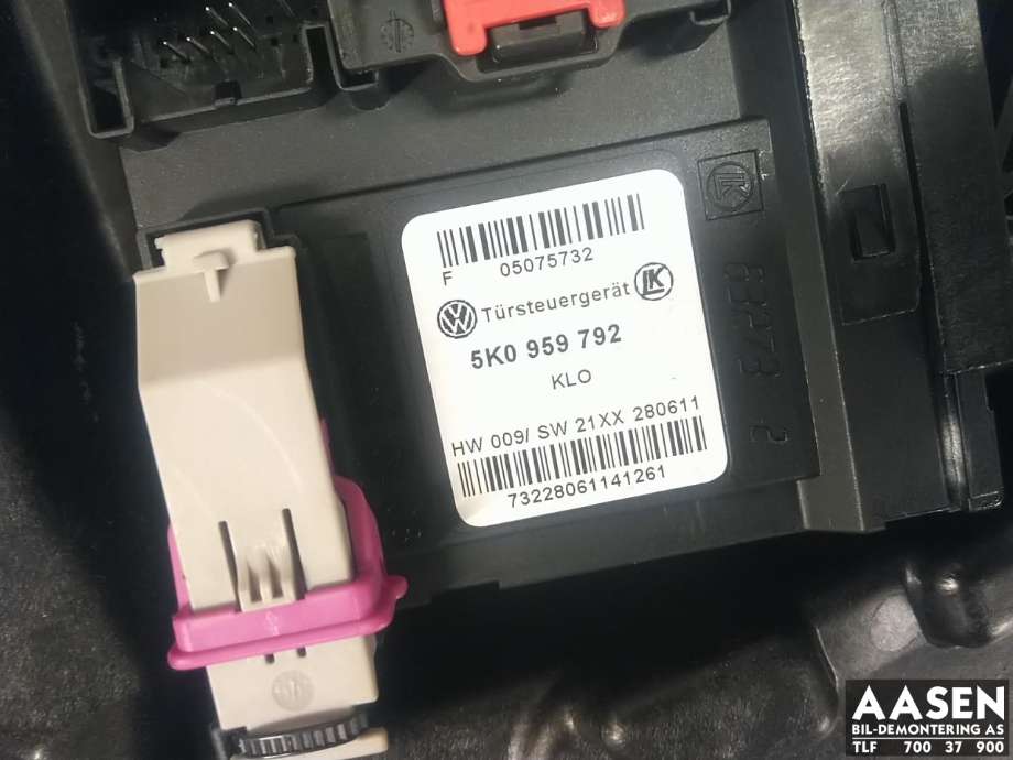 Ruteheis høyre foran til VW Golf VI 2008-2012 (5K0 837 462 D|5K0 959 702 J|)