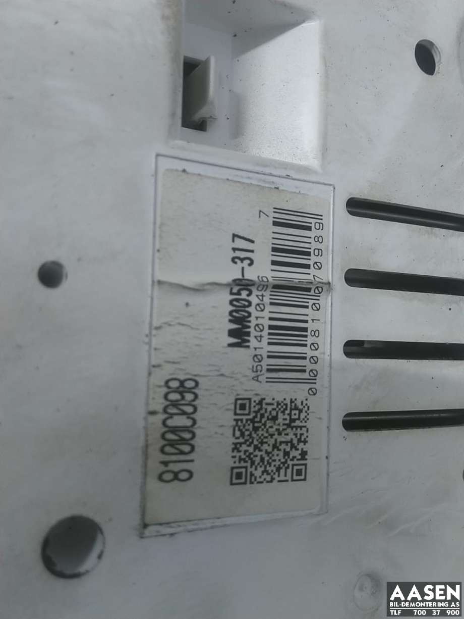 Instrumentpanel til Mitsubishi L200 2006-2015 (Type IV)  (8100C098|)
