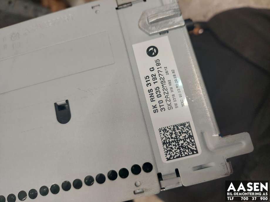 Bilstereo navigasjon til Škoda Superb 2008-2015 (Type II)  (AMUNDSEN|3T0 351 192 G|)