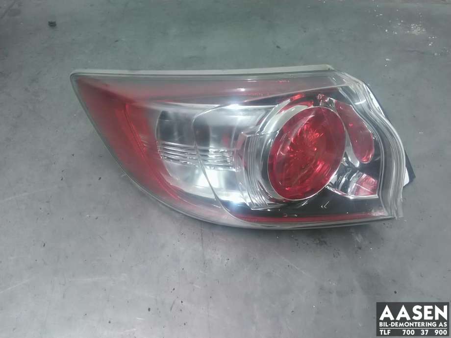 Baklykt venstre ytre til Mazda 3, 2009-2013 (Type II)