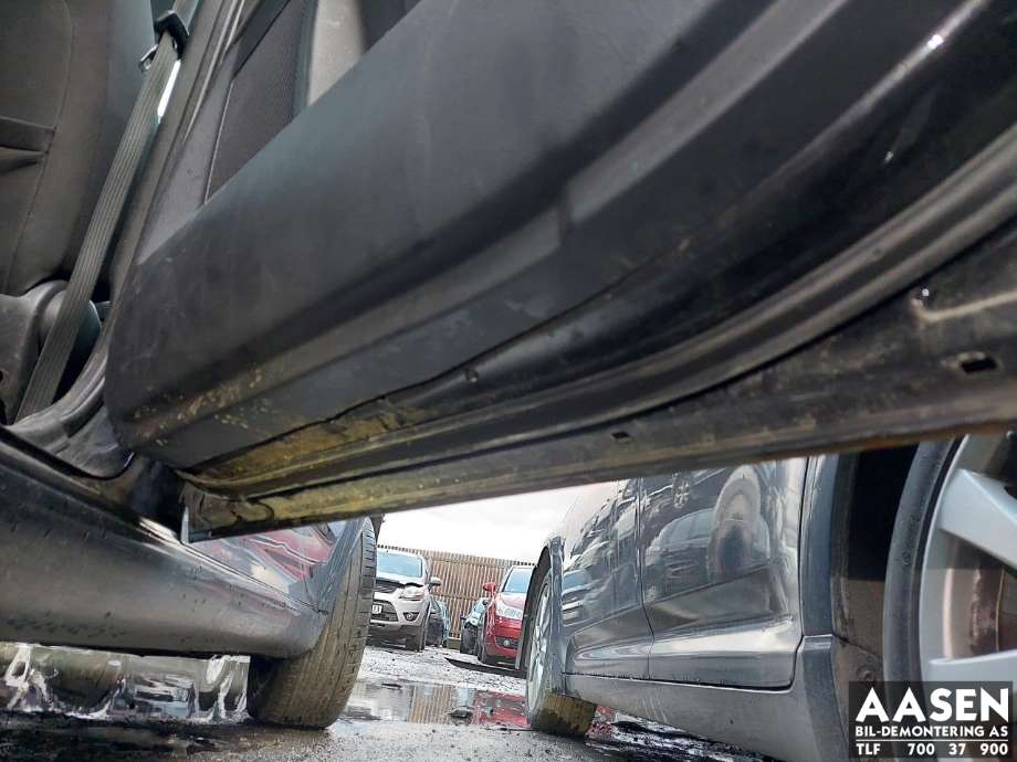 Dør høyre bak til Toyota Verso 2004-2009 (Type II)  (67003-0F010|)