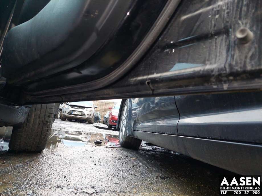 Dør høyre foran til Toyota Verso 2004-2009 (Type II)  (67001-0F011|67001-0F010|)