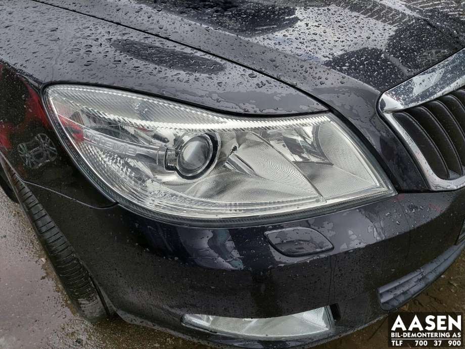 Frontlykt høyre xenon til Škoda Octavia, 2009-2013 (Type II, Fase 2) (1Z1 941 018 T)