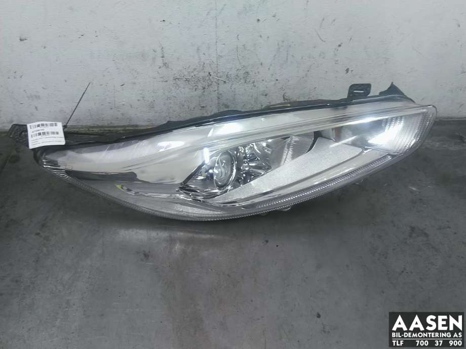 Frontlykt høyre halogen til Ford Fiesta, 2013-2017 (Type VI, Fase 2)  (2126881)