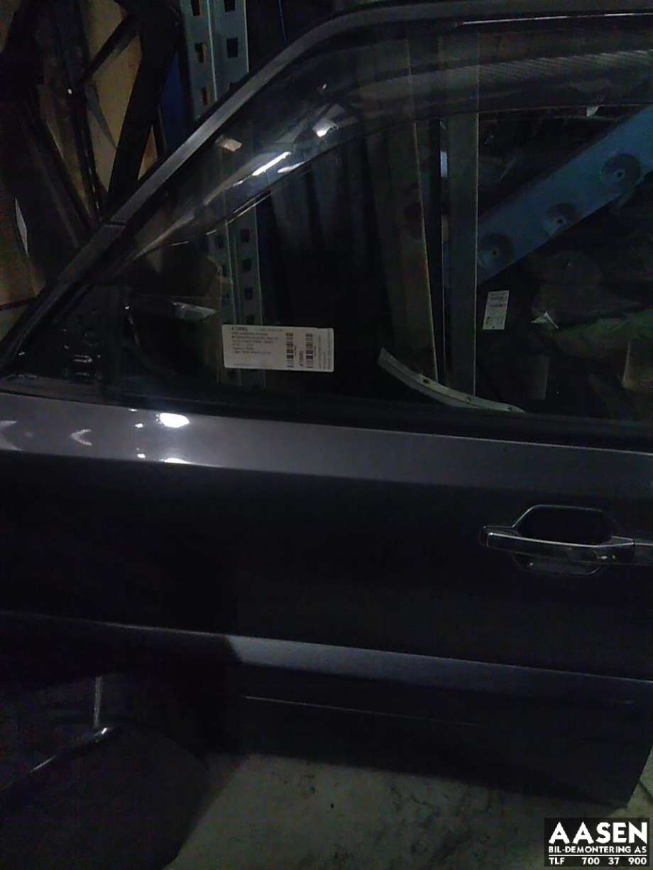 Dør venstre foran til Mitsubishi Pajero, 2007-2016 (Type IV, Fase 1)  (5700A877)