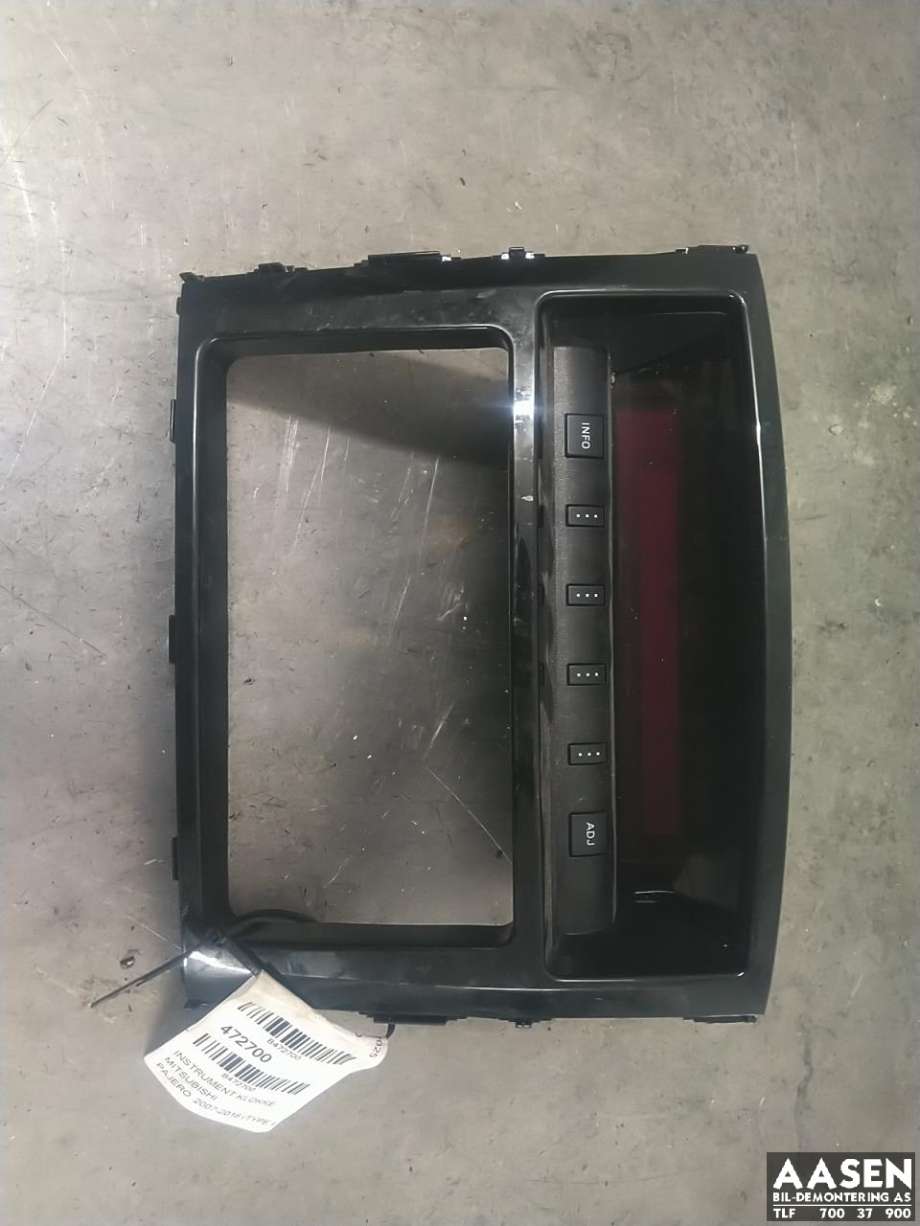 Instrument klokke til Mitsubishi Pajero, 2007-2016 (Type IV, Fase 1)  (8750A251)