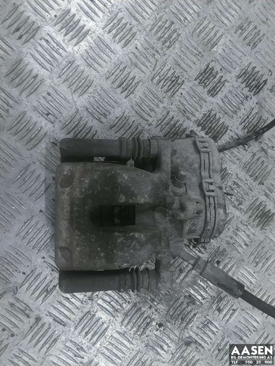 Bremsecaliper venstre bak, elektrisk til Mercedes B-Klasse, 2011-2018 (W246) (W246) (A 000 423 23 81)
