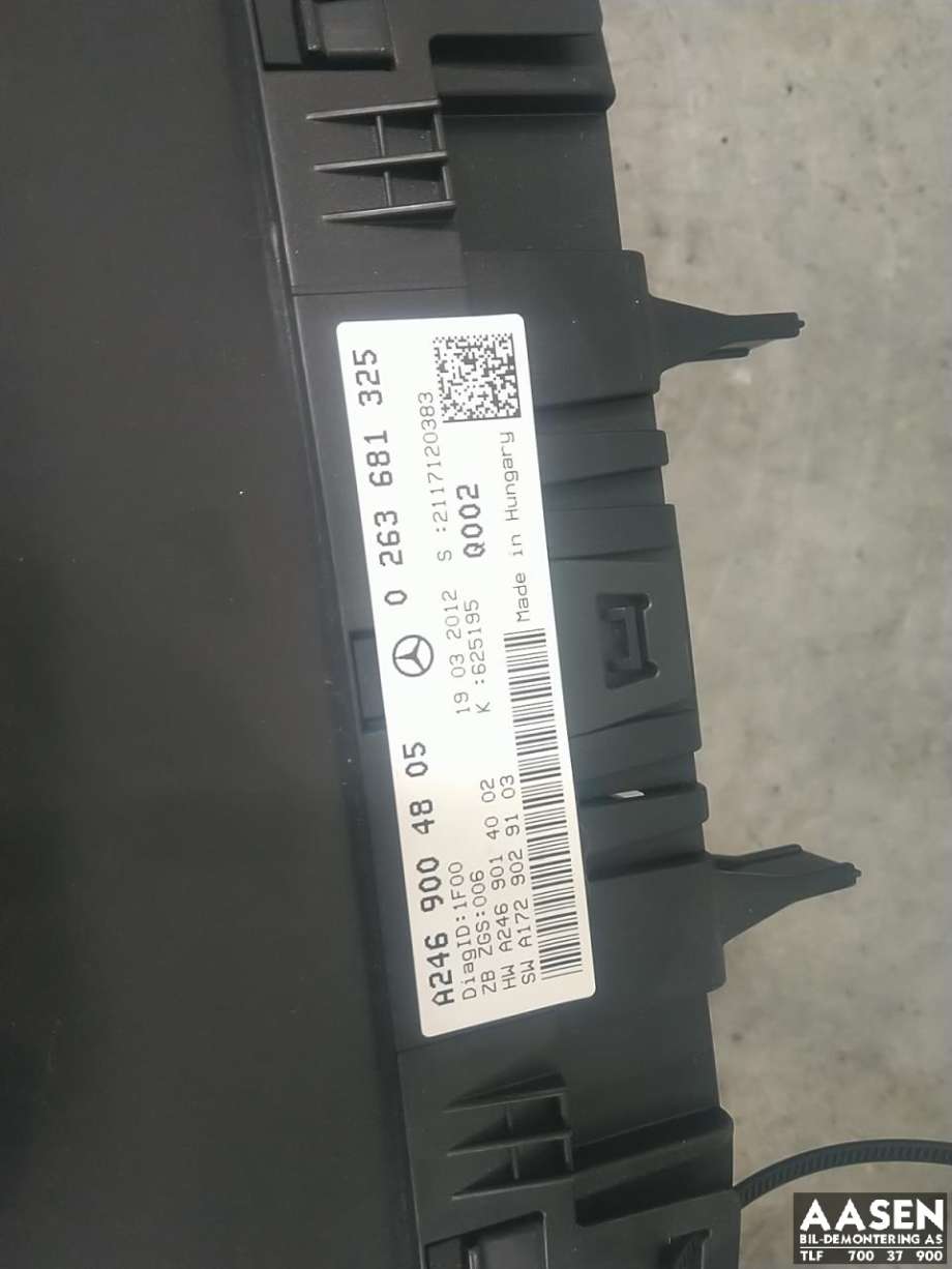Instrumentpanel til Mercedes B-Klasse 2011-2018 (W246) (W246) (A 246 900 48 05|A 246 900 16 07|)