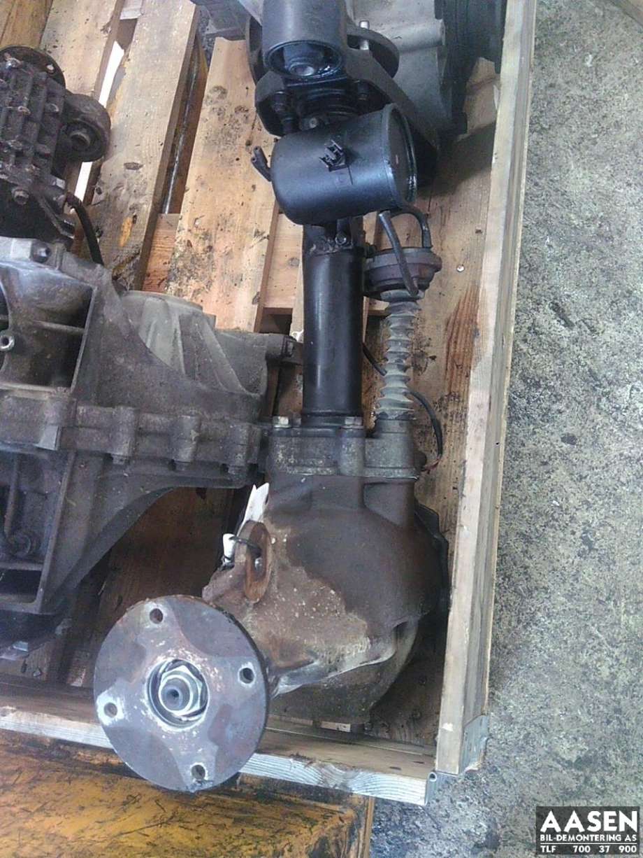Kardang klokke foran til Mitsubishi Pajero, 2007-2016 (Type IV, Fase 1)  (3541A146)