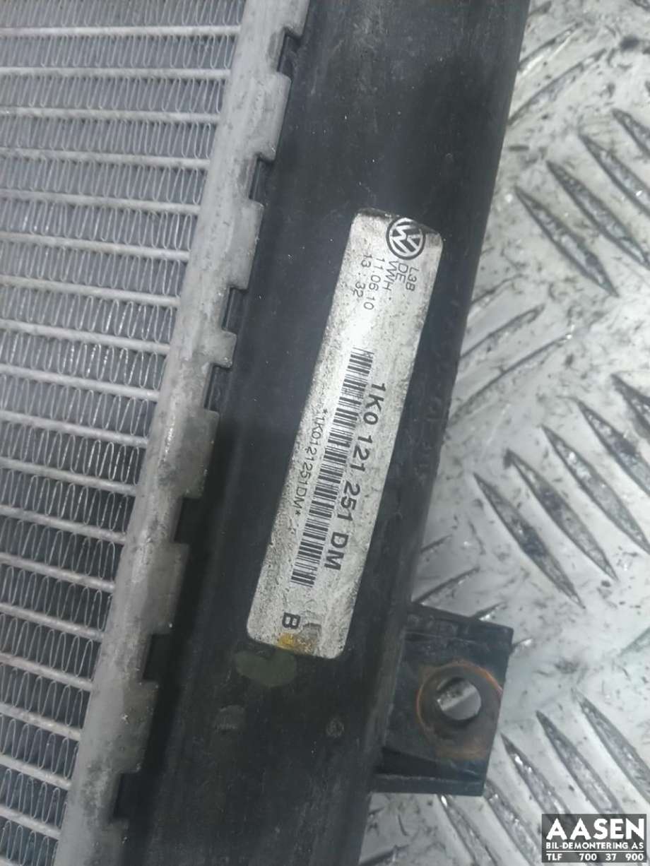 Radiator (manuell gir) til Škoda Yeti 2009-2013 (Fase 1)  (1K0 121 251 DM|1K0 121 251 AB|)