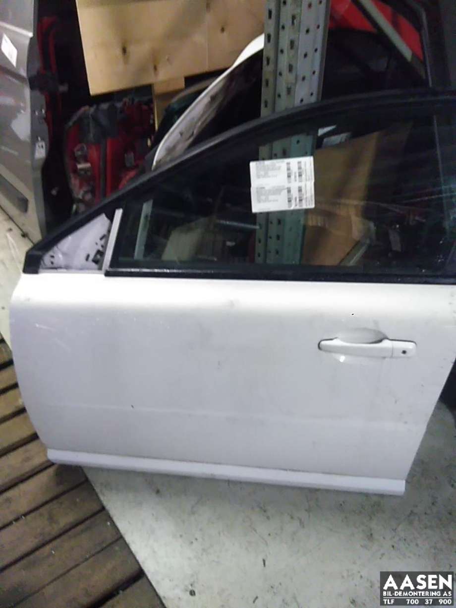 Dør venstre foran til Volvo V70 2007-2013 (Type III, Fase 1) (32228890|)