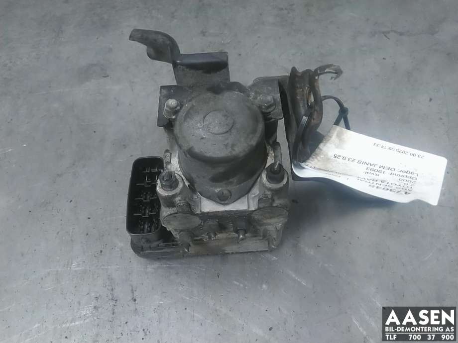 ABS sentral til Toyota RAV4, 2000-2006 (Type II)  (4405042060)