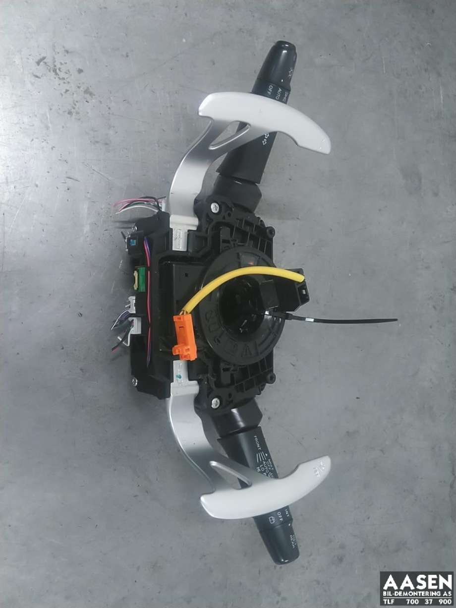 Bryter combi til Mitsubishi Outlander, 2012-2015 (Type III, Fase 1)  (8600A405)