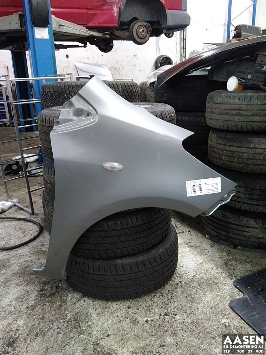 Skjerm høyre foran til Toyota Yaris, 2009-2011 (Type II, Fase 2)  (5381152210)