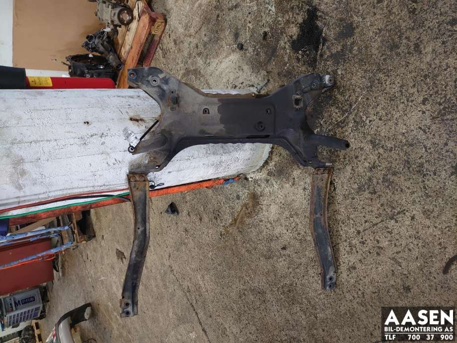 Travers foran hoved til Mitsubishi Outlander, 2012-2015 (Type III, Fase 1)  (4000A274)