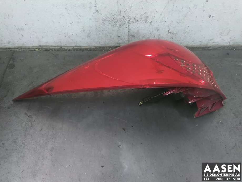 Baklykt venstre til Peugeot 207 2006-2012 (6350 CT|)