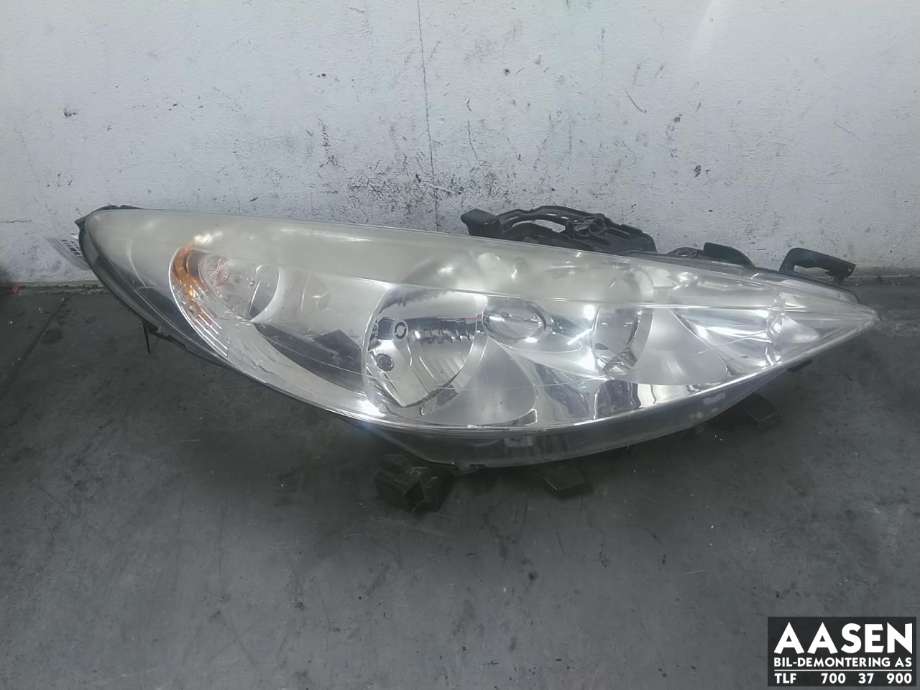 Frontlykt høyre halogen til Peugeot 207, 2006-2012  