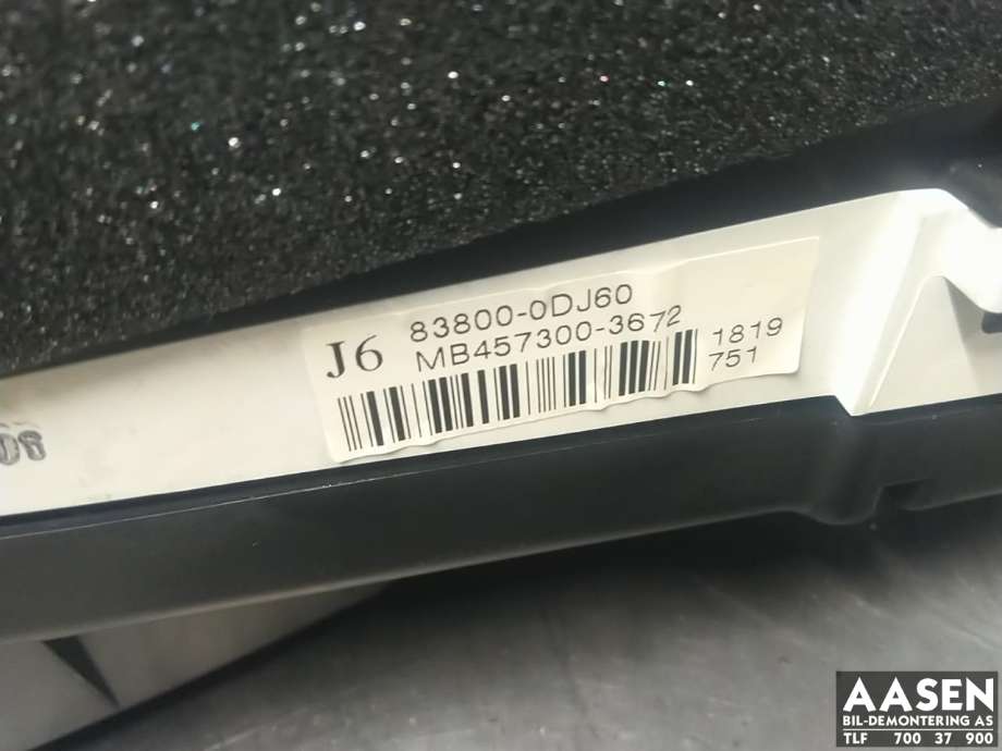 Instrumentpanel til Toyota Yaris 2009-2011 (Type II, Fase 2)  (838000DJ60|)