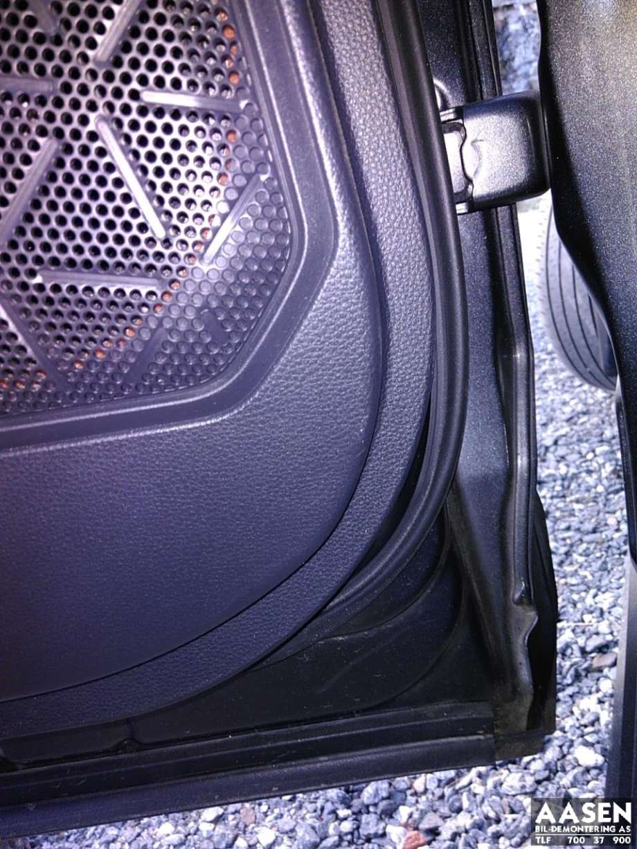Dør venstre bak til Toyota RAV4 2019-->> (Type V)  (6700442190|6700442191|)