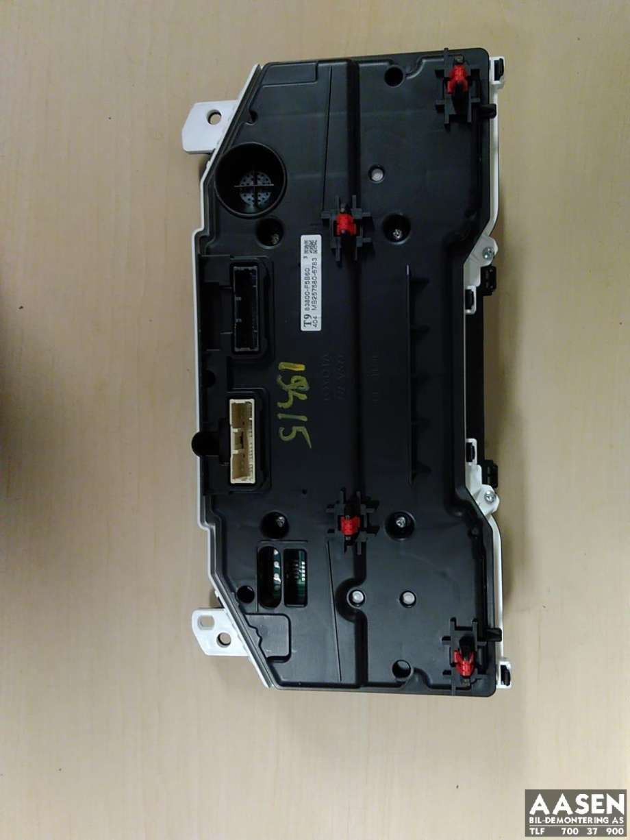 Instrumentpanel til Toyota Yaris Cross (SUV) 2021-->> (83800F5B60|)