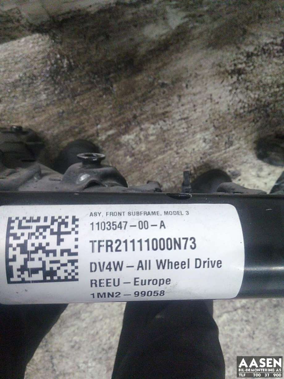 Travers foran hoved til Tesla Model 3 2018-2023 (Fase 1)  (1044531-00-B|)