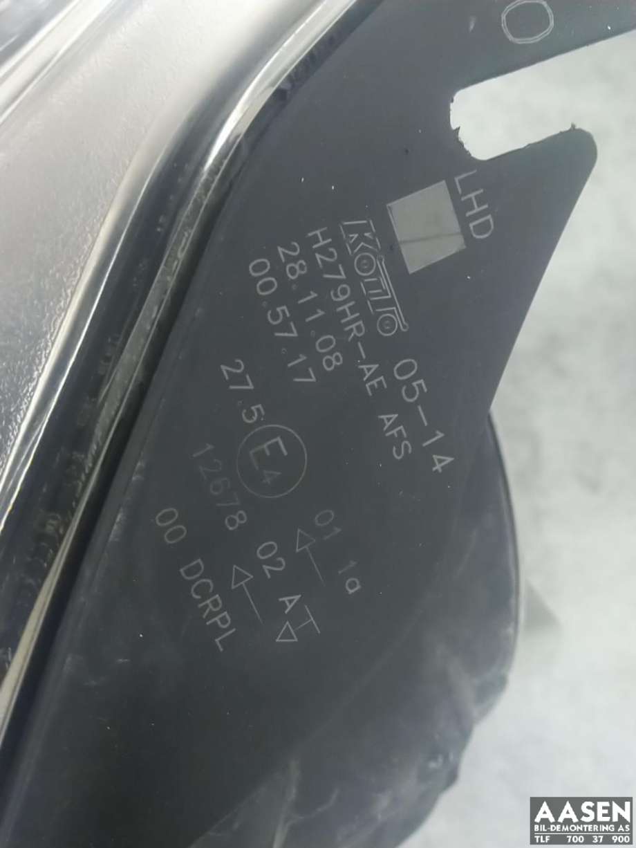 Frontlykt høyre halogen til Toyota Avensis 2009-2015 (Type III, Fase 1)  (8114005330|)