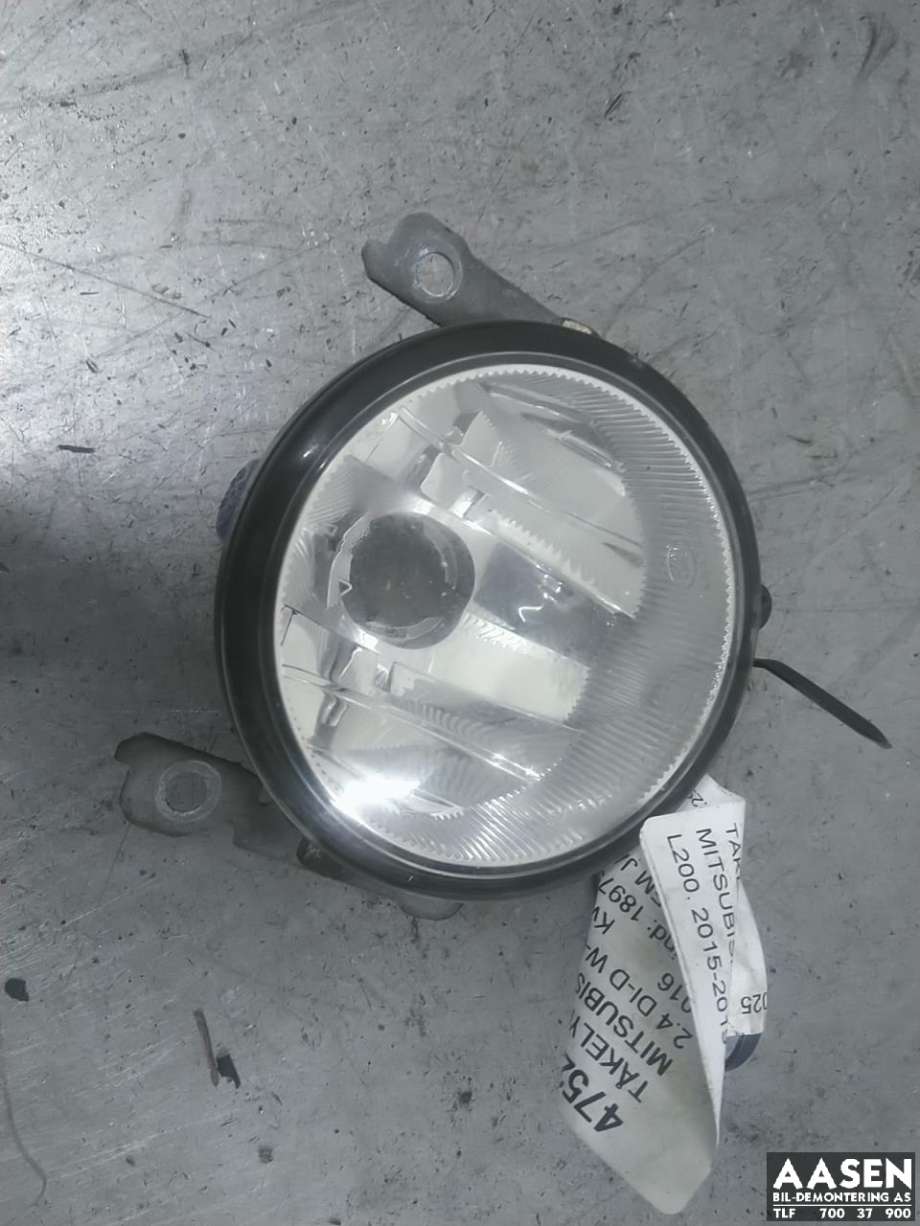 Tåkelykt høyre foran til Mitsubishi L200, 2015-2019 (Type V, Fase 1) (8321A668)
