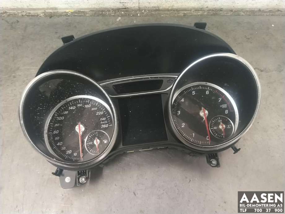Instrumentpanel til Mercedes CLA, 2013-2019 (C117) (C117) 