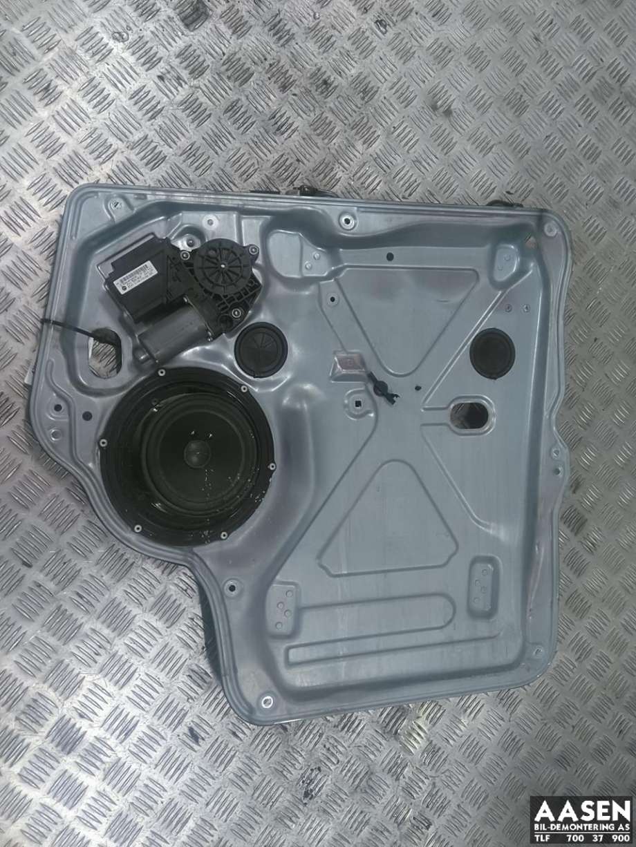 Ruteheis høyre foran til VW Transporter / Caravelle 2003-2009 (Fase 1) (T5) (T5) (7H0 837 754 C|7H1 959 802 A|)