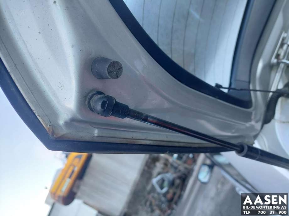 Bakluke combi til Toyota Corolla 2002-2007 (670051F890|)