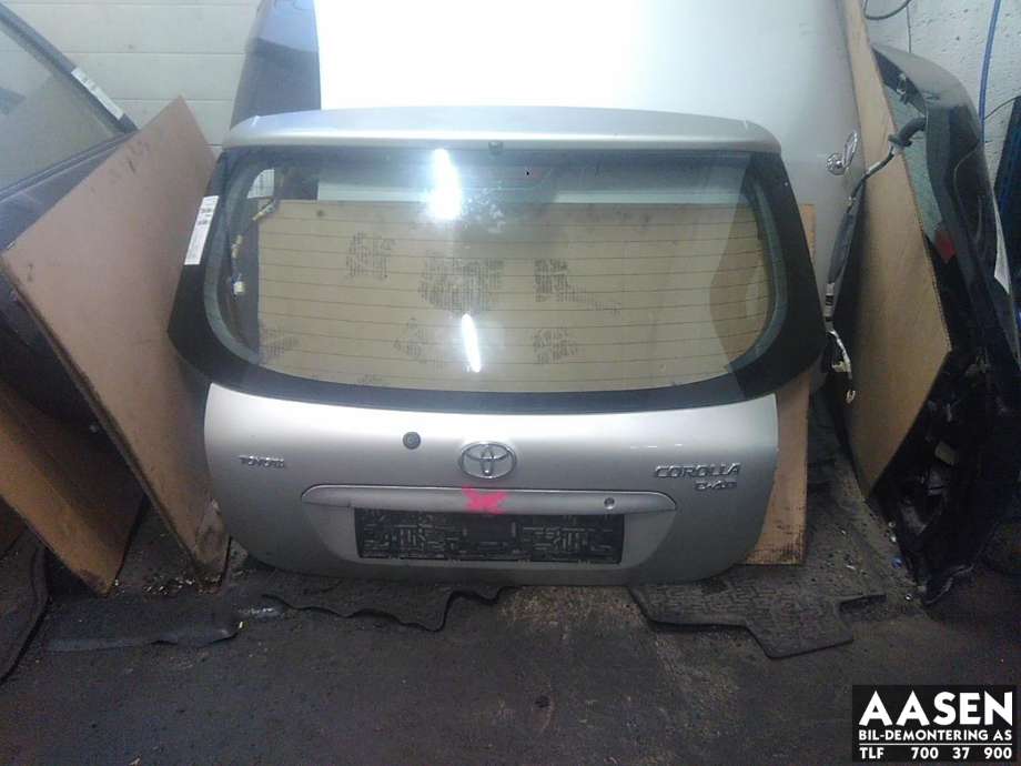 Bakluke combi til Toyota Corolla 2002-2007 (670051F890|)