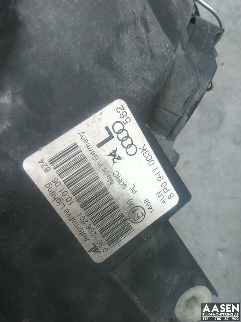Frontlykt venstre halogen til Audi A3 2003-2008 (Type II, Fase 1)  (8P0 941 003 K|)