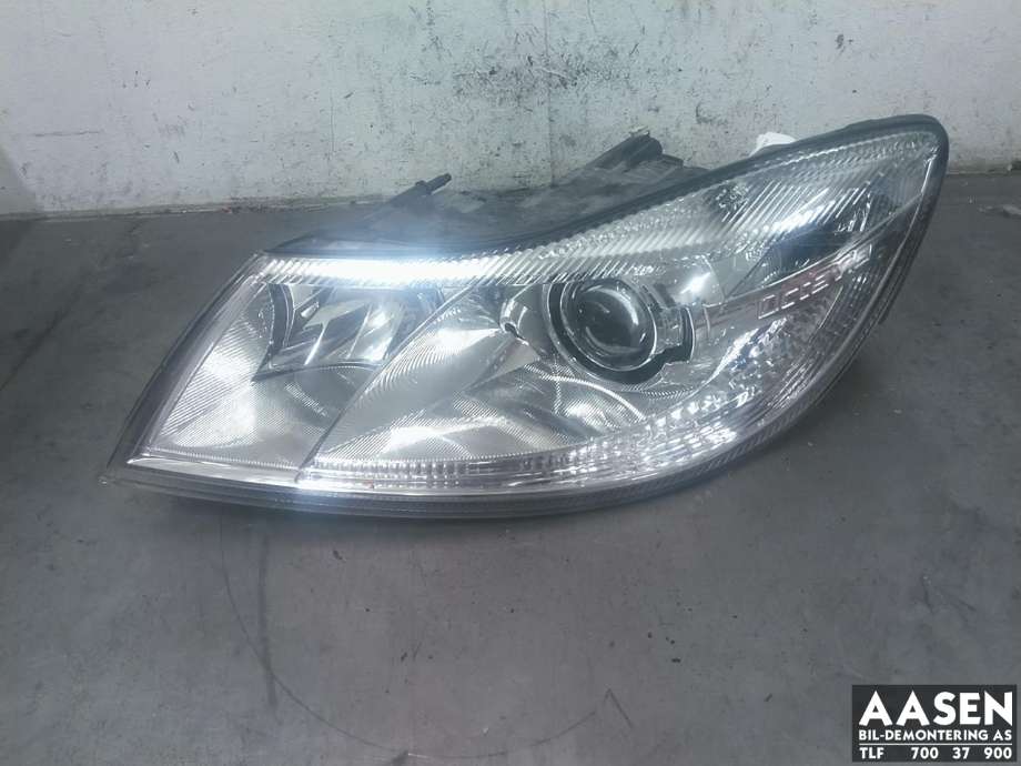 Frontlykt venstre xenon til Škoda Octavia, 2009-2013 (Type II, Fase 2)  (1Z1 941 017 T)