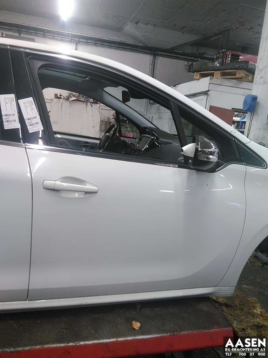 Dør høyre foran til Peugeot 208, 2012-2019 (Type I)  