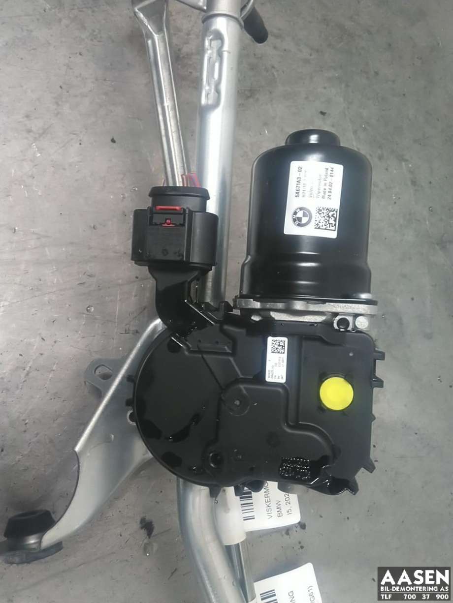 Viskermotor frontrute til BMW i5, 2024-->> (G60/G61) (G60/G61) (61 61 5 A70 C23)