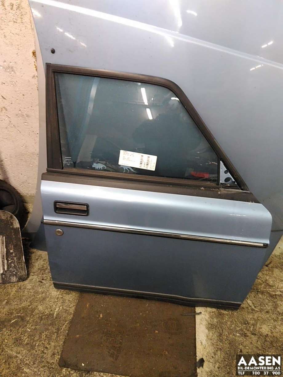 Dør høyre foran til Volvo 240, 1981-1987