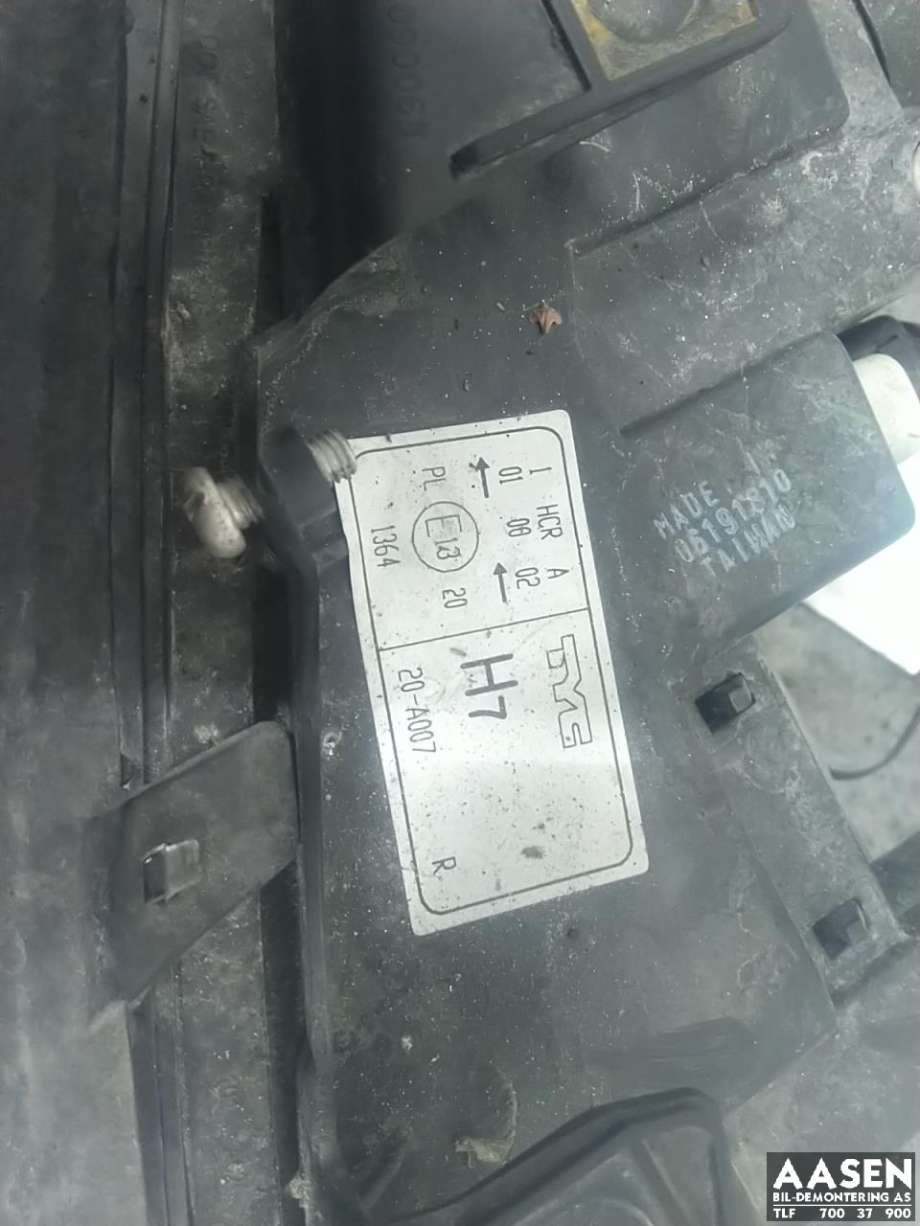 Frontlykt høyre halogen til Audi A4 2001-2004 (Type II) (B6) (B6) (8E0 941 030 C|)