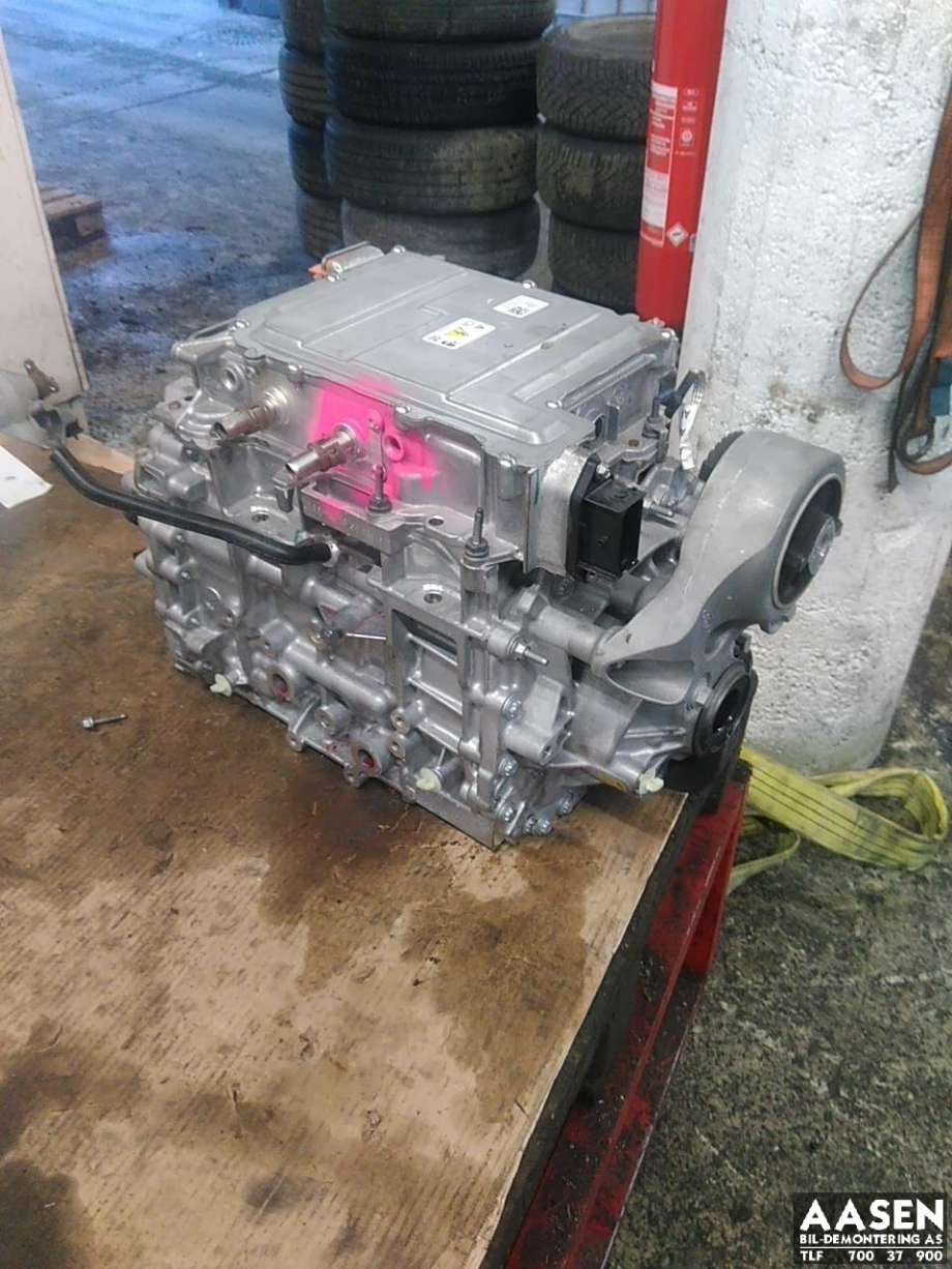Motor elbil foran til Ford Transit Courier 2024-->> (Type II) (C0NA|2804884|SVS1T8-7P600-AB|)