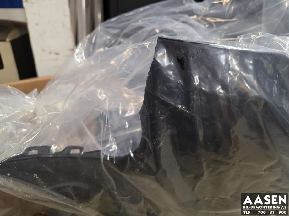 Støtfanger foran til Audi A4 2004-2008 (Type III) (B7) (B7) (8E0 807 105 F|)