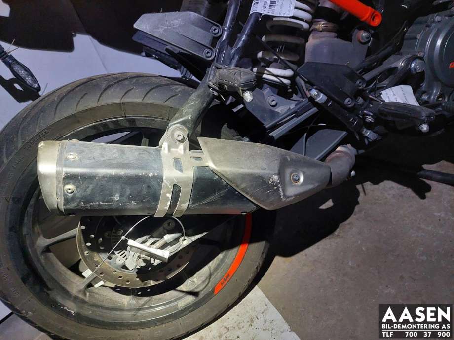 MC, Eksos bakre til MC KTM 125 Duke, 2017-2022