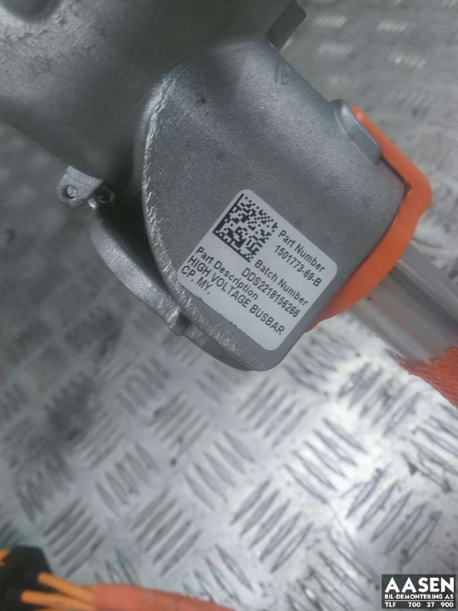 Batterilader inntak/luke til Tesla Model Y 2021-2024 (Type I) (1501773-60-B|)